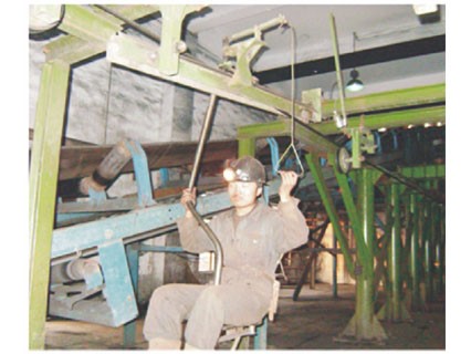 靜態(tài)上、下車裝置