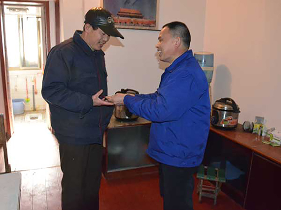 帶去一片溫情 送上新春祝福——記“湘潭恒欣”深入楠竹山鎮(zhèn)慰問(wèn)困難群眾